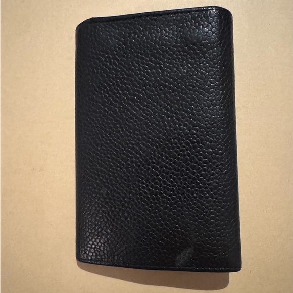 LOW START AUTHENTIC CHANEL CAVIAR SKIN CC LOGO KEY CASE HOLDER BLACK - Picture 5 of 6